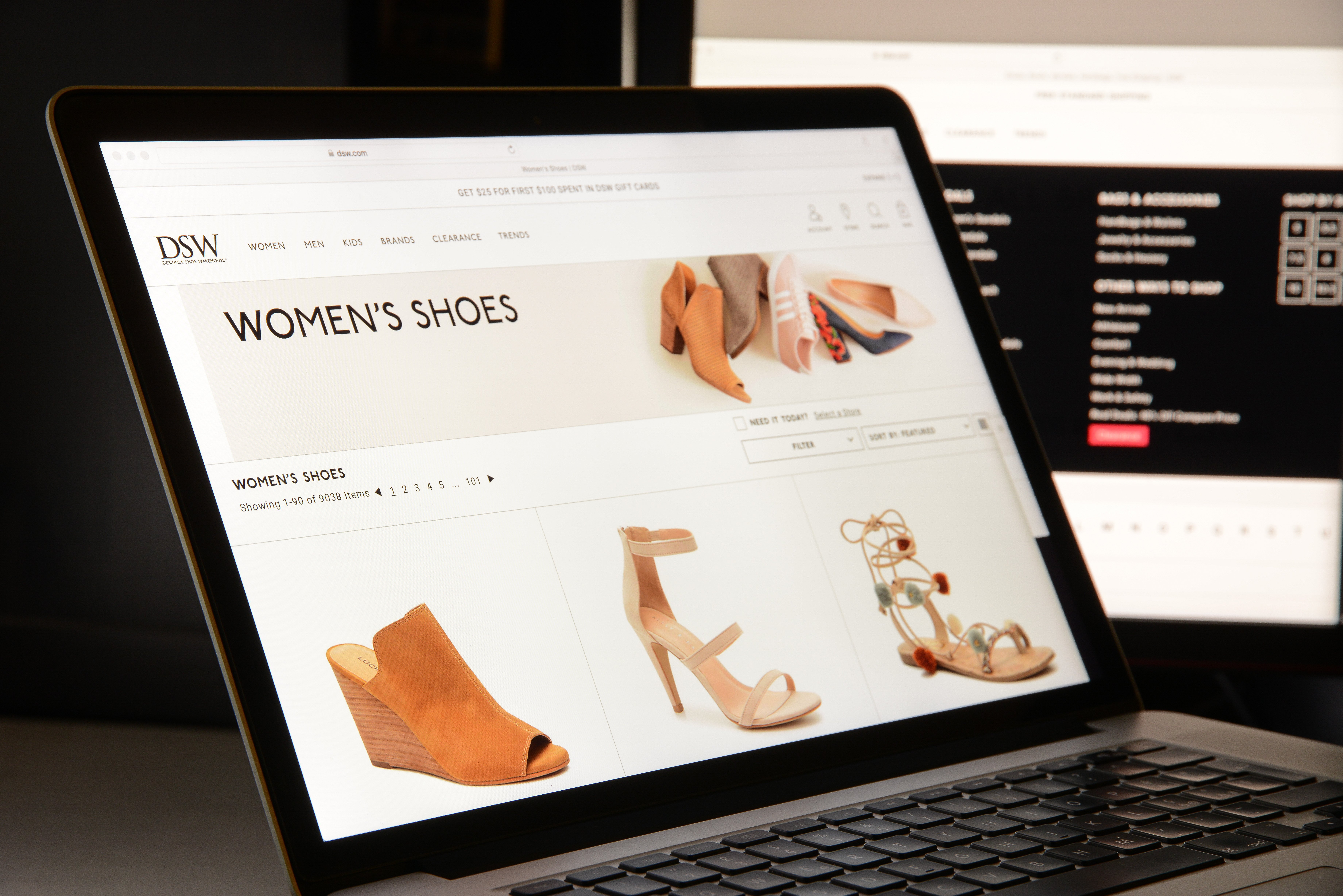 Designer shoe warehouse store website